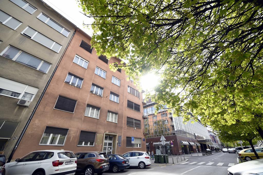 Apartment Orange Purple Blue Zagreb Exterior photo
