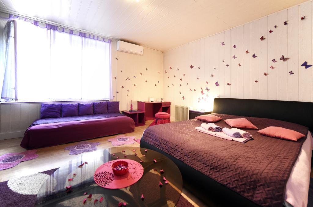 Apartment Orange Purple Blue Zagreb Exterior photo