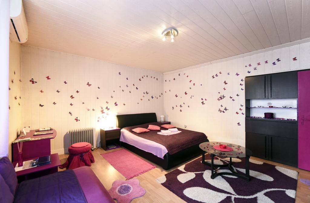 Apartment Orange Purple Blue Zagreb Exterior photo