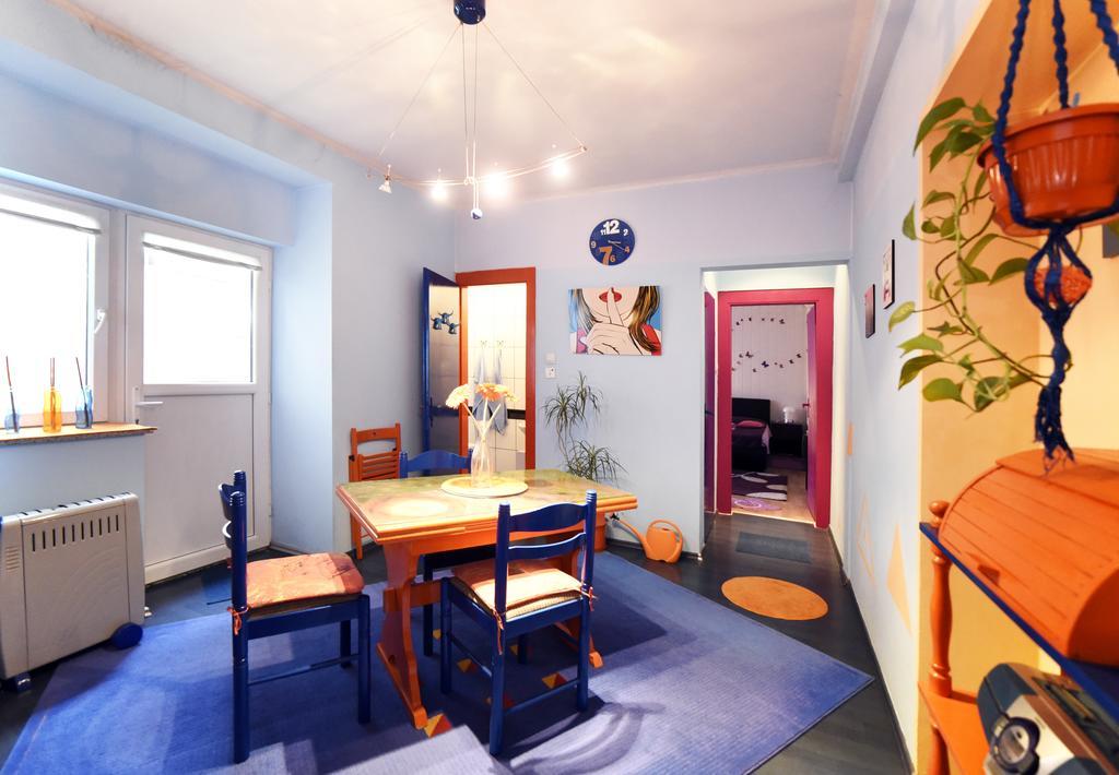 Apartment Orange Purple Blue Zagreb Exterior photo